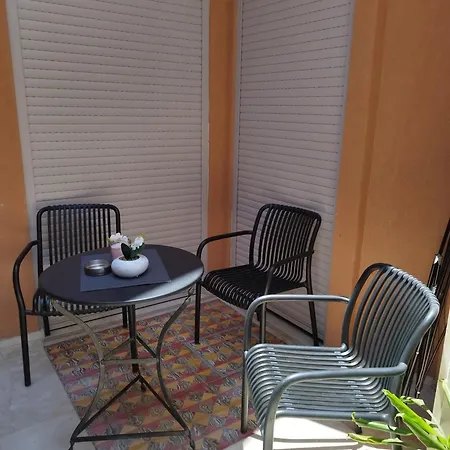 Strada 公寓式酒店 *